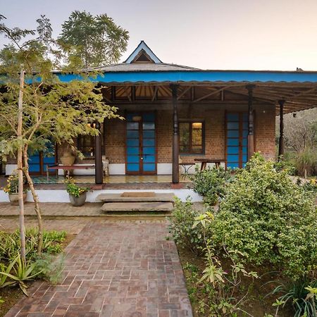 גורגאון Lohonostays Bamboo House Sadhrana Bagh מראה חיצוני תמונה