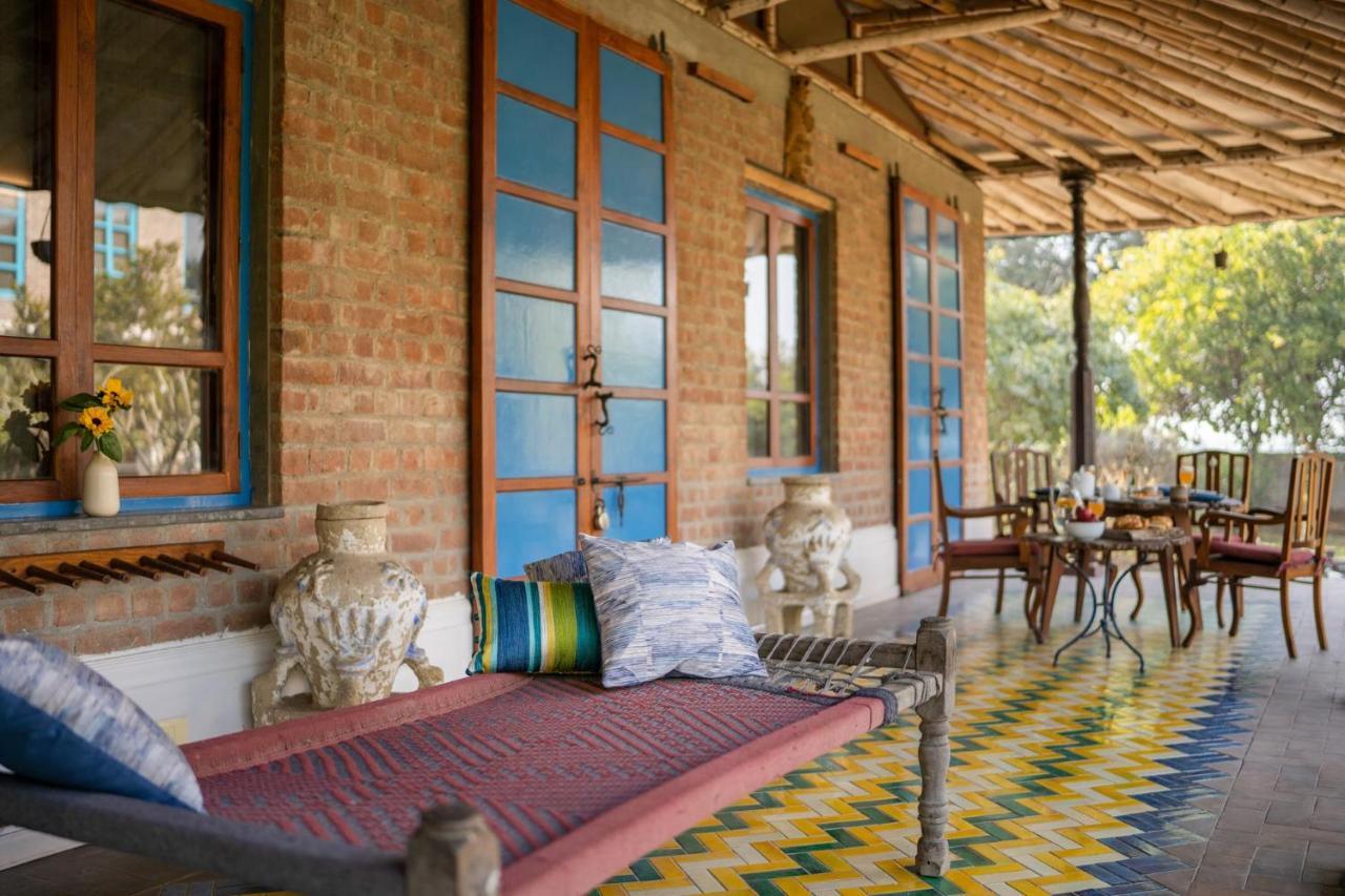 גורגאון Lohonostays Bamboo House Sadhrana Bagh מראה חיצוני תמונה