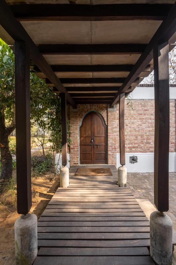 גורגאון Lohonostays Bamboo House Sadhrana Bagh מראה חיצוני תמונה